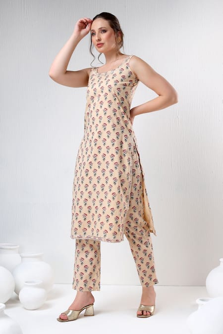 Shop Pomcha Jaipur Beige Cotton, Net Embroidery Scoop Neck Floral Print Kurta Pant Set Online at Aza Fashions Shop_Pomcha Jaipur_Beige Cotton, Net Embroidery Scoop Neck Floral Print Kurta Pant Set _Online_at_Aza_Fashions