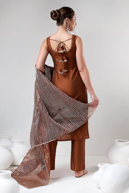 Shop Pomcha Jaipur Brown Cotton, Silk, Organza Gota Patti Scoop Neck Plain Kurta Pant Set at Aza Fashions Shop_Pomcha Jaipur_Brown Cotton, Silk, Organza Gota Patti Scoop Neck Plain Kurta Pant Set _at_Aza_Fashions