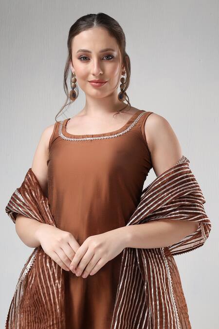 Pomcha Jaipur Brown Cotton, Silk, Organza Gota Patti Scoop Neck Plain Kurta Pant Set Online at Aza Fashions Pomcha Jaipur_Brown Cotton, Silk, Organza Gota Patti Scoop Neck Plain Kurta Pant Set _Online_at_Aza_Fashions