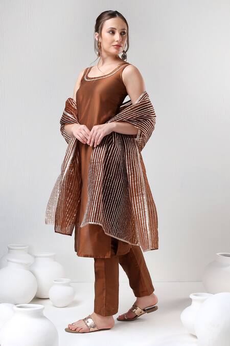Shop Pomcha Jaipur Brown Cotton, Silk, Organza Gota Patti Scoop Neck Plain Kurta Pant Set Online at Aza Fashions Shop_Pomcha Jaipur_Brown Cotton, Silk, Organza Gota Patti Scoop Neck Plain Kurta Pant Set _Online_at_Aza_Fashions