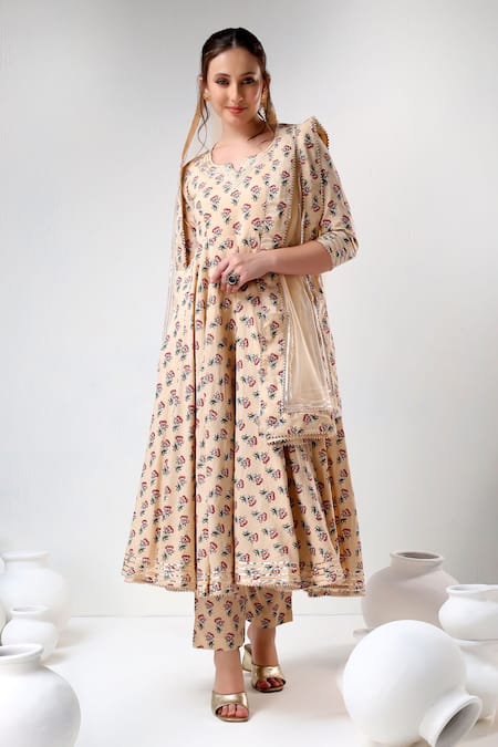 Pomcha Jaipur Beige Cotton, Net Round Neck Floral Bloom Print Anarkali Pant Set at Aza Fashions Pomcha Jaipur_Beige Cotton, Net Round Neck Floral Bloom Print Anarkali Pant Set _at_Aza_Fashions