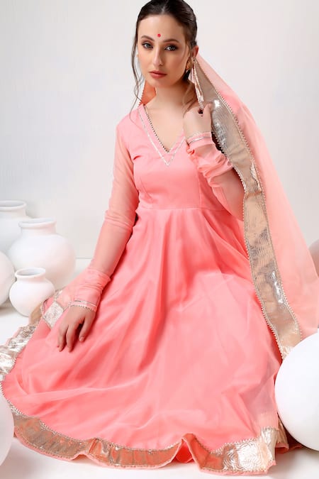Buy Pomcha Jaipur Peach Organza, Cotton Gota Patti V-neck Placement Panel Anarkali Pant Set Buy_Pomcha Jaipur_Peach Organza, Cotton Gota Patti V-neck Placement Panel Anarkali Pant Set