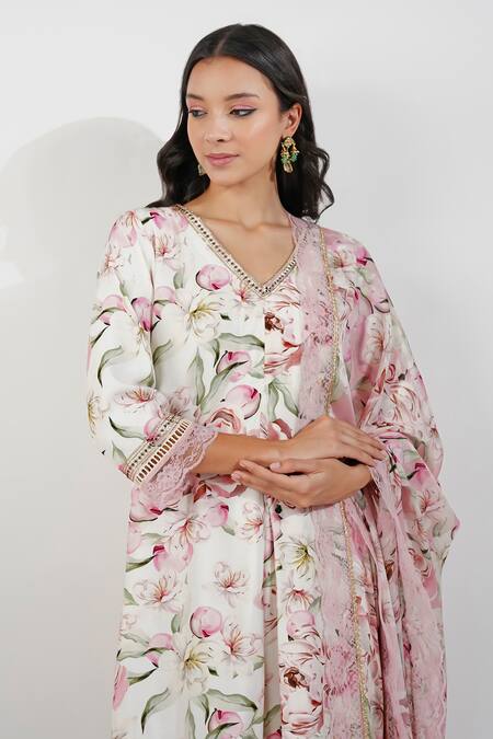 Buy_Devyani Mehrotra_Ivory Viscose, Chiffon Sequins, Lace V-neck Floral Print Kurta Set_Online_at_Aza_Fashions