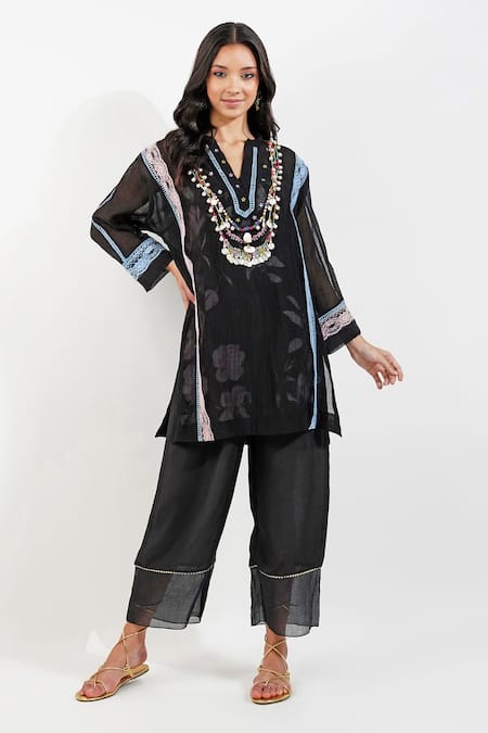 Devyani Mehrotra Black Chanderi 40 Gms Embroidery Ecelectic Mandarin Shabby Chic Panelled Kurta 