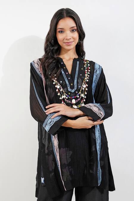 Devyani Mehrotra Black Chanderi 40 Gms Embroidery Ecelectic Mandarin Shabby Chic Panelled Kurta at Aza Fashions Devyani Mehrotra_Black Chanderi 40 Gms Embroidery Ecelectic Mandarin Shabby Chic Panelled Kurta_at_Aza_Fashions