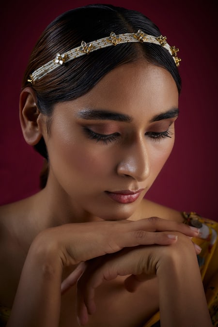 Prihan Luxury Jewelry Kundan Embellished Mathapatti 