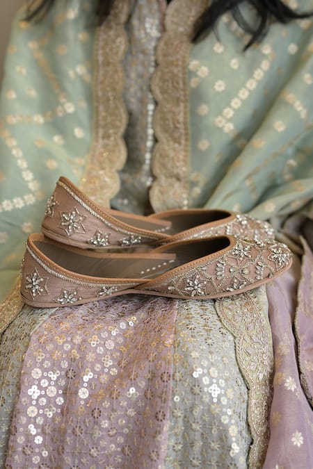 Coral Haze Beige Samina Embellished Juttis Online at Aza Fashions Coral Haze_Beige Samina Embellished Juttis _Online_at_Aza_Fashions