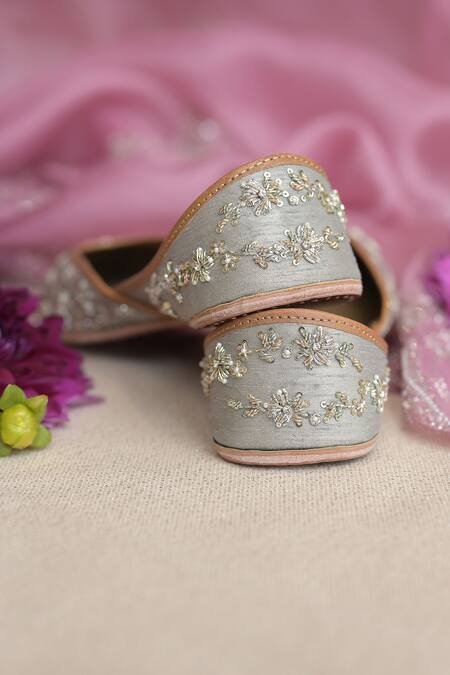 Buy Coral Haze Silver Zari, Rhinestones, Pearls Mahnoor Embellished Juttis Online at Aza Fashions Buy_Coral Haze_Silver Zari, Rhinestones, Pearls Mahnoor Embellished Juttis _Online_at_Aza_Fashions