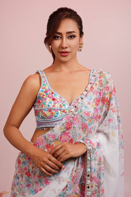 Label Priyanka Kar White Georgette Mirrors, Embroidery Plunge Hand Pre-draped Saree With Blouse Online at Aza Fashions Label Priyanka Kar_White Georgette Mirrors, Embroidery Plunge Hand Pre-draped Saree With Blouse _Online_at_Aza_Fashions