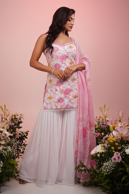 Label Priyanka Kar Pink Viscose Hand Embroidery Flower Plunge Kurta Shaara Set 