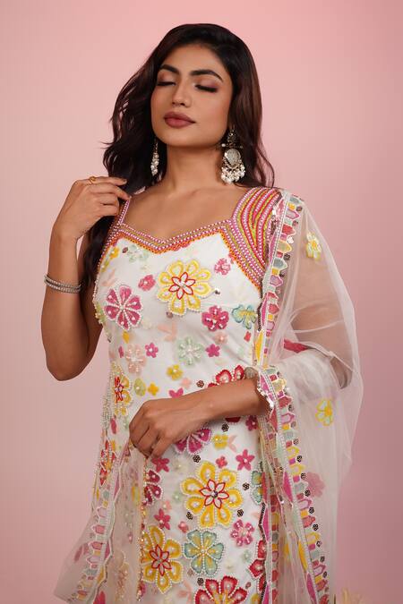 Buy Label Priyanka Kar Multi Color Net, Crepe Embroidery V-neck Flower Hand Kurta Set Online at Aza Fashions Buy_Label Priyanka Kar_Multi Color Net, Crepe Embroidery V-neck Flower Hand Kurta Set_Online_at_Aza_Fashions