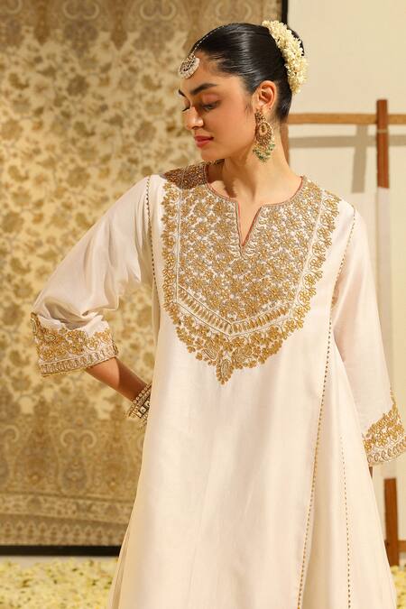 Buy Sheetal Batra Ivory Silk, Chanderi, Bamboo Embroidery Split Shaheen Chauga Kurta With Salwar Buy_Sheetal Batra_Ivory Silk, Chanderi, Bamboo Embroidery Split Shaheen Chauga Kurta With Salwar