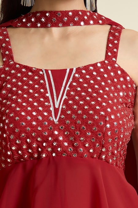 Samyukta Singhania_Red Georgette Mirrors, Embroidery Sweetheart Neck Yoke Tunic Set _at_Aza_Fashions