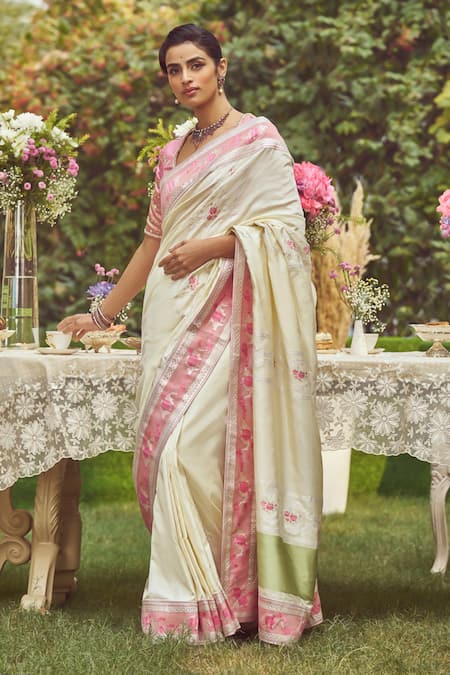 Kasturi Kundal Lady Chatterley Handloom Saree With Unstitched Blouse Piece 