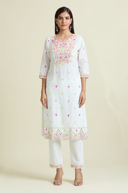 Samyukta Singhania_White Cotton Embroidery Round Neck Scallop Kurta And Pant Set_Online_at_Aza_Fashions