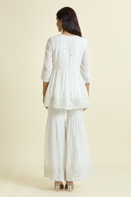 Samyukta Singhania_Off White Cotton Mirrors V-neck Embroidered Peplum Kurta Sharara Set _Online_at_Aza_Fashions