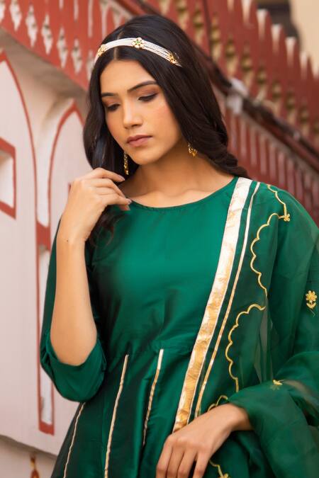 Shop Bannhi By Priyanka Rathore Green Taffeta, Organza Embroidery Round Neck Aari Kurta Sharara Set Online at Aza Fashions Shop_Bannhi By Priyanka Rathore_Green Taffeta, Organza Embroidery Round Neck Aari Kurta Sharara Set _Online_at_Aza_Fashions