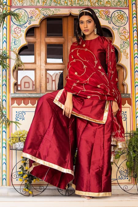 Buy Bannhi By Priyanka Rathore Maroon Taffeta, Satin, Organza Embroidery, Applique Solid Kurta Sharara Set Online at Aza Fashions Buy_Bannhi By Priyanka Rathore_Maroon Taffeta, Satin, Organza Embroidery, Applique Solid Kurta Sharara Set _Online_at_Aza_Fashions