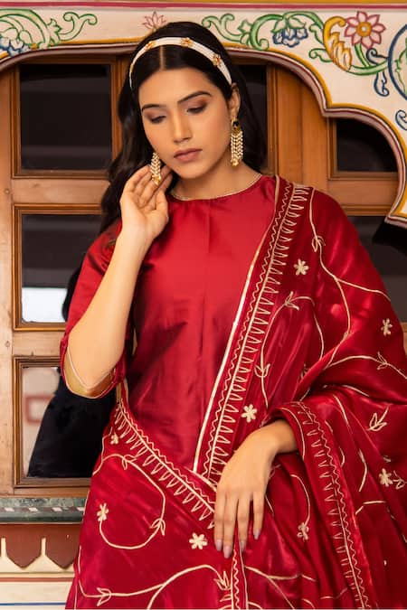 Shop Bannhi By Priyanka Rathore Maroon Taffeta, Satin, Organza Embroidery, Applique Solid Kurta Sharara Set Online at Aza Fashions Shop_Bannhi By Priyanka Rathore_Maroon Taffeta, Satin, Organza Embroidery, Applique Solid Kurta Sharara Set _Online_at_Aza_Fashions