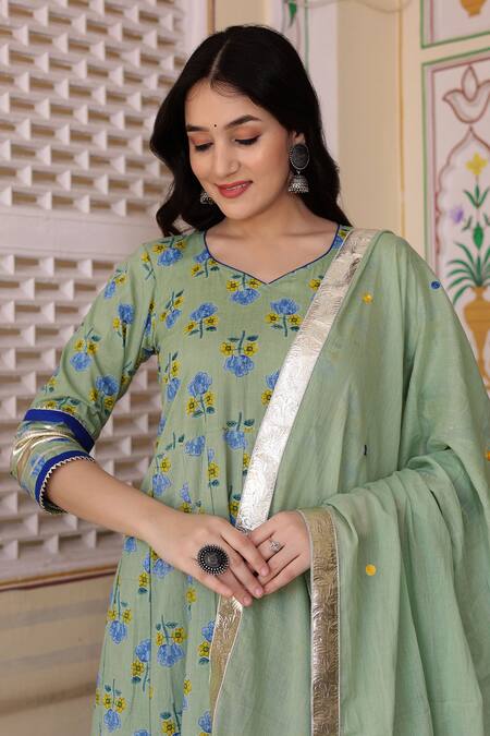 Bannhi By Priyanka Rathore Green Cotton Gota Patti, Embroidery V-neck Floral Print Anarkali Pant Set at Aza Fashions Bannhi By Priyanka Rathore_Green Cotton Gota Patti, Embroidery V-neck Floral Print Anarkali Pant Set _at_Aza_Fashions
