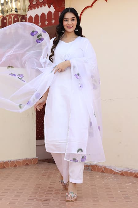 Bannhi By Priyanka Rathore_White Taffeta, Organza Split V-neck Plain Solid Kurta Palazzo Set _Online_at_Aza_Fashions