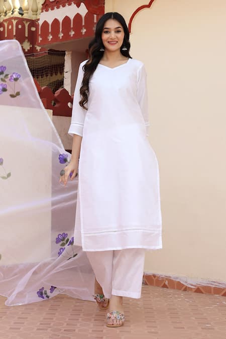 Shop_Bannhi By Priyanka Rathore_White Taffeta, Organza Split V-neck Plain Solid Kurta Palazzo Set _Online_at_Aza_Fashions