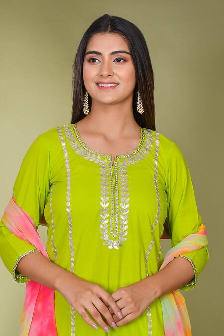 Bannhi By Priyanka Rathore Green Cotton, Georgette Gota Patti Split V-neck Embroidered Kurta Palazzo Set at Aza Fashions Bannhi By Priyanka Rathore_Green Cotton, Georgette Gota Patti Split V-neck Embroidered Kurta Palazzo Set _at_Aza_Fashions