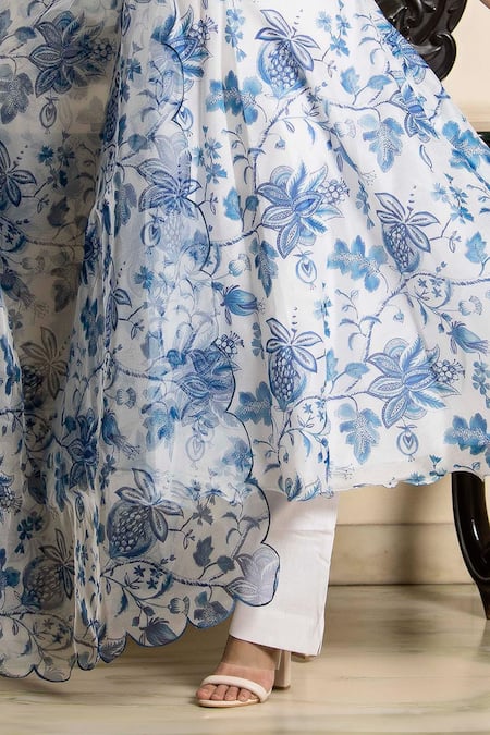 Buy Bannhi By Priyanka Rathore White Chanderi, Organza Embroidery V-neck Floral Pattern Kurta Pant Set Online at Aza Fashions Buy_Bannhi By Priyanka Rathore_White Chanderi, Organza Embroidery V-neck Floral Pattern Kurta Pant Set _Online_at_Aza_Fashions