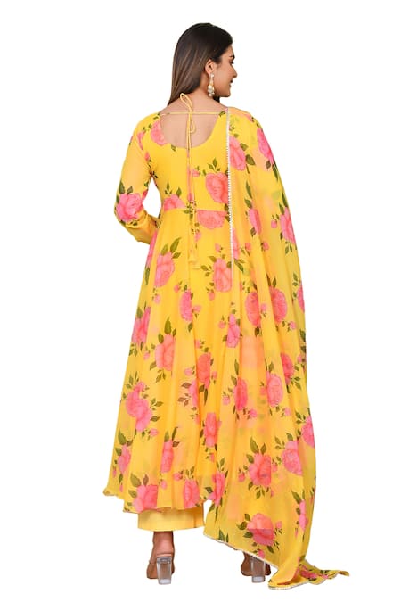 Buy_Bannhi By Priyanka Rathore_Yellow Muslin Round Neck Floral Pattern Anarkali Set 