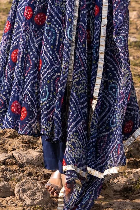 Bannhi By Priyanka Rathore Blue Chiffon Embroidery Round Neck Bandhani Print Anarkali Pant Set Online at Aza Fashions Bannhi By Priyanka Rathore_Blue Chiffon Embroidery Round Neck Bandhani Print Anarkali Pant Set _Online_at_Aza_Fashions