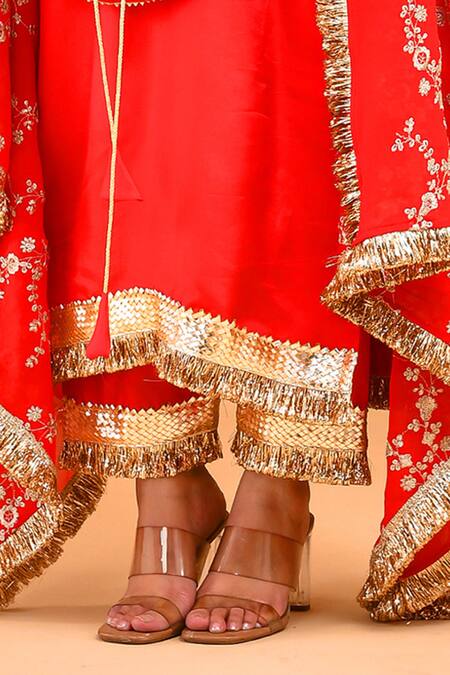 Buy_Bannhi By Priyanka Rathore_Red Silk Gota Patti Collared Embroidered Kurta Set _Online_at_Aza_Fashions