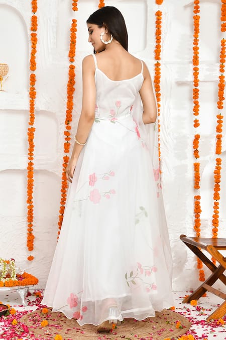 Shop Bannhi By Priyanka Rathore White Organza Scoop Neck Floral Hand Painted Anarkali With Dupatta at Aza Fashions Shop_Bannhi By Priyanka Rathore_White Organza Scoop Neck Floral Hand Painted Anarkali With Dupatta _at_Aza_Fashions