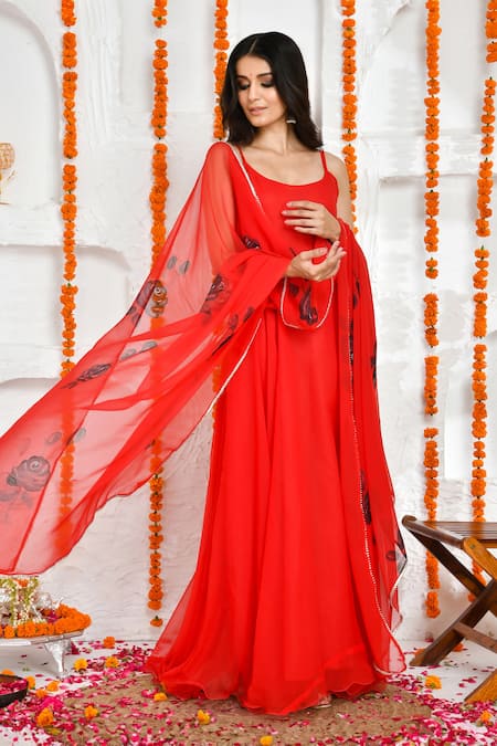 Bannhi By Priyanka Rathore Red Georgette Scoop Neck Plain Anarkali With Floral Hand Painted Dupatta Online at Aza Fashions Bannhi By Priyanka Rathore_Red Georgette Scoop Neck Plain Anarkali With Floral Hand Painted Dupatta _Online_at_Aza_Fashions