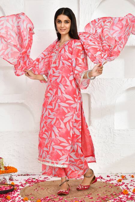 Bannhi By Priyanka Rathore Pink Chanderi, Chiffon Embroidery V-neck Flower Blossom Print Kurta Palazzo Set Online at Aza Fashions Bannhi By Priyanka Rathore_Pink Chanderi, Chiffon Embroidery V-neck Flower Blossom Print Kurta Palazzo Set _Online_at_Aza_Fashions