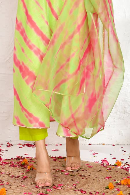Bannhi By Priyanka Rathore Green Cotton, Organza, Chanderi Sweetheart Neck Shibori Print Kurta Palazzo Set Online at Aza Fashions Bannhi By Priyanka Rathore_Green Cotton, Organza, Chanderi Sweetheart Neck Shibori Print Kurta Palazzo Set _Online_at_Aza_Fashions