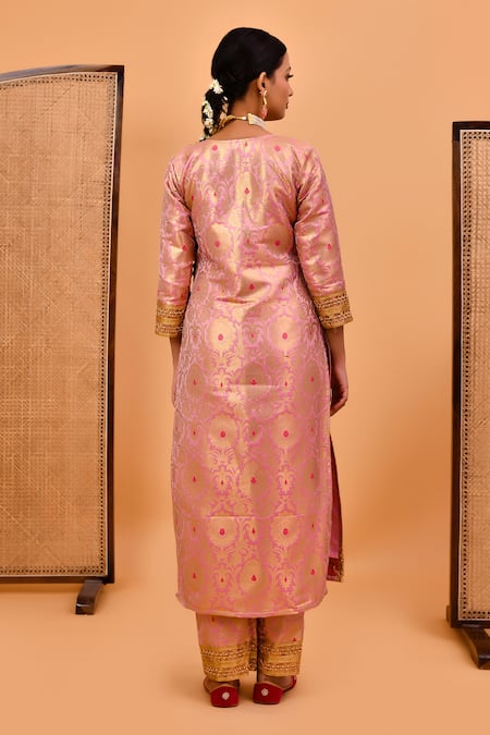 Shop Bannhi By Priyanka Rathore Pink Brocade Embroidery V-neck Floral Banarasi Pattern Kurta With Pant at Aza Fashions Shop_Bannhi By Priyanka Rathore_Pink Brocade Embroidery V-neck Floral Banarasi Pattern Kurta With Pant _at_Aza_Fashions
