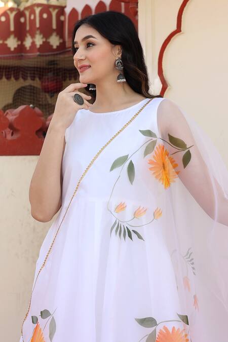 Buy Bannhi By Priyanka Rathore White Organza, Taffeta Round Neck Hand Painted Dupatta With Anarkali Set Online at Aza Fashions Buy_Bannhi By Priyanka Rathore_White Organza, Taffeta Round Neck Hand Painted Dupatta With Anarkali Set _Online_at_Aza_Fashions