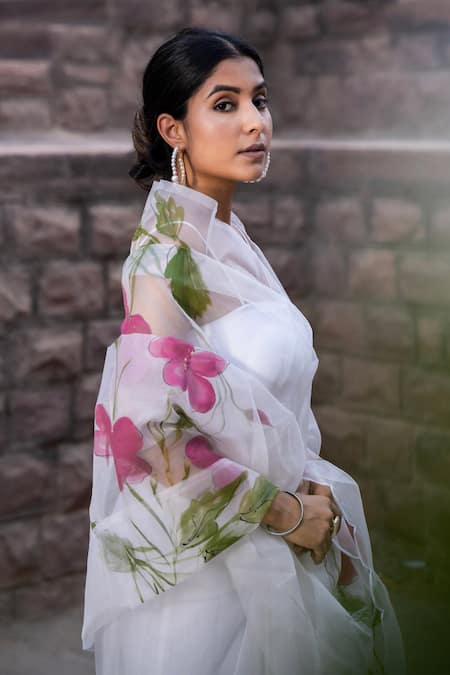Bannhi By Priyanka Rathore_White Silk Organza Floral Creeper Hand Painted Saree _Online_at_Aza_Fashions