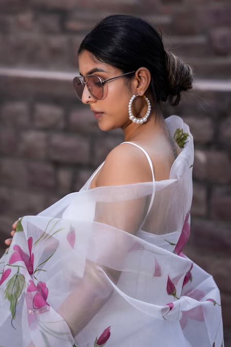 Buy_Bannhi By Priyanka Rathore_White Silk Organza Floral Creeper Hand Painted Saree _Online_at_Aza_Fashions