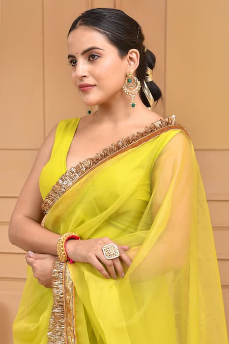 Bannhi By Priyanka Rathore_Green Organza Gota Patti V-neck Border Embellished Saree With Blouse _Online_at_Aza_Fashions