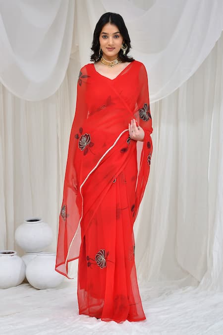 Buy_Bannhi By Priyanka Rathore_Red Georgette Embroidery Sweetheart Neck Floral Hand Painted Saree With Blouse _Online_at_Aza_Fashions