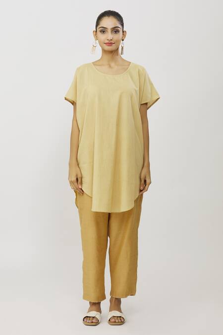 Neeta Bhargava_Gold Tissue, Velour Embroidery Round Neck Kaftan Pant Set _at_Aza_Fashions