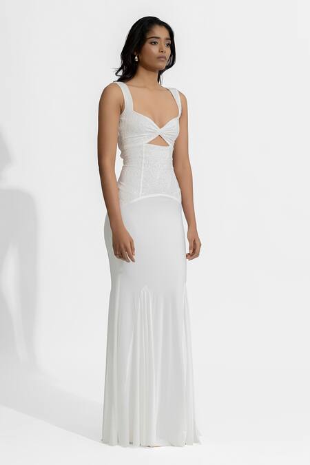 Deme By Gabriella White , Maheshwari Sweetheart Neck Emelia Cut-out Dress at Aza Fashions Deme By Gabriella_White , Maheshwari Sweetheart Neck Emelia Cut-out Dress _at_Aza_Fashions