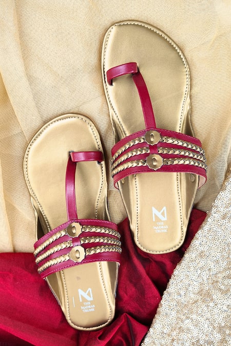 The Madras Trunk Maroon Haiku Ruhi Plain Kolhapuri Flats 