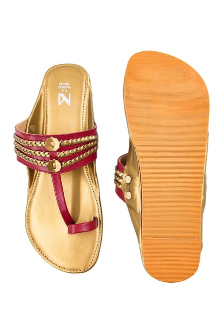 Shop_The Madras Trunk_Maroon Haiku Ruhi Plain Kolhapuri Flats _at_Aza_Fashions