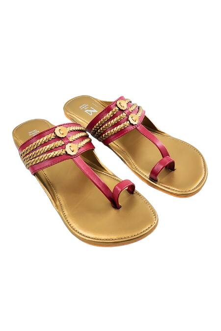 The Madras Trunk_Maroon Haiku Ruhi Plain Kolhapuri Flats _Online_at_Aza_Fashions