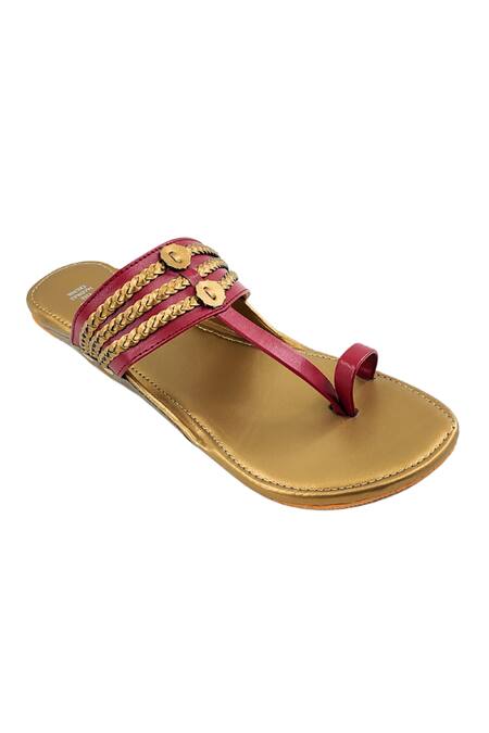 Buy_The Madras Trunk_Maroon Haiku Ruhi Plain Kolhapuri Flats _Online_at_Aza_Fashions