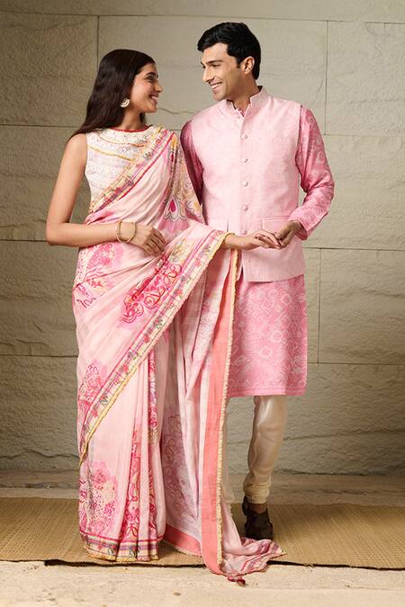 Saundh Pink Muslin Ceria Floral Print Saree With Unstitched Blouse Piece Online at Aza Fashions Saundh_Pink Muslin Ceria Floral Print Saree With Unstitched Blouse Piece _Online_at_Aza_Fashions