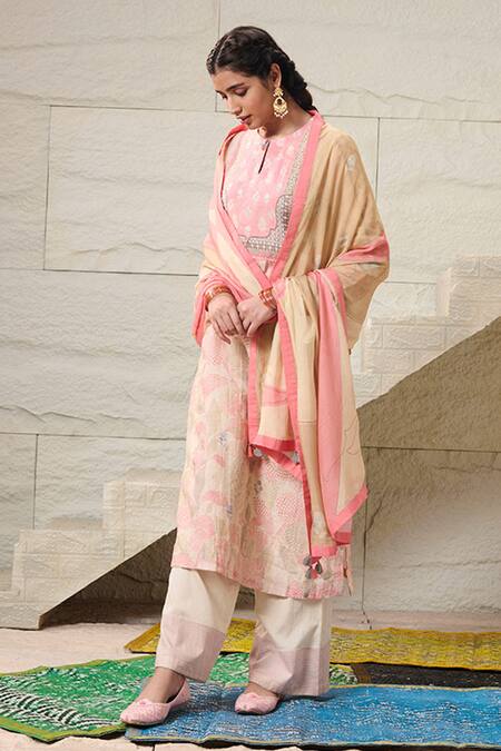 Saundh Ivory Linen, Viscose, Cotton Satin, Muslin Aadya Floral Print Kurta Pant Set at Aza Fashions Saundh_Ivory Linen, Viscose, Cotton Satin, Muslin Aadya Floral Print Kurta Pant Set _at_Aza_Fashions