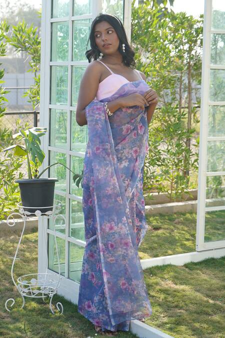 Shop_Monk & Mei By Sonia Anand_Blue Organza Sweetheart Neck Tancy Printed Saree With Blouse _Online_at_Aza_Fashions